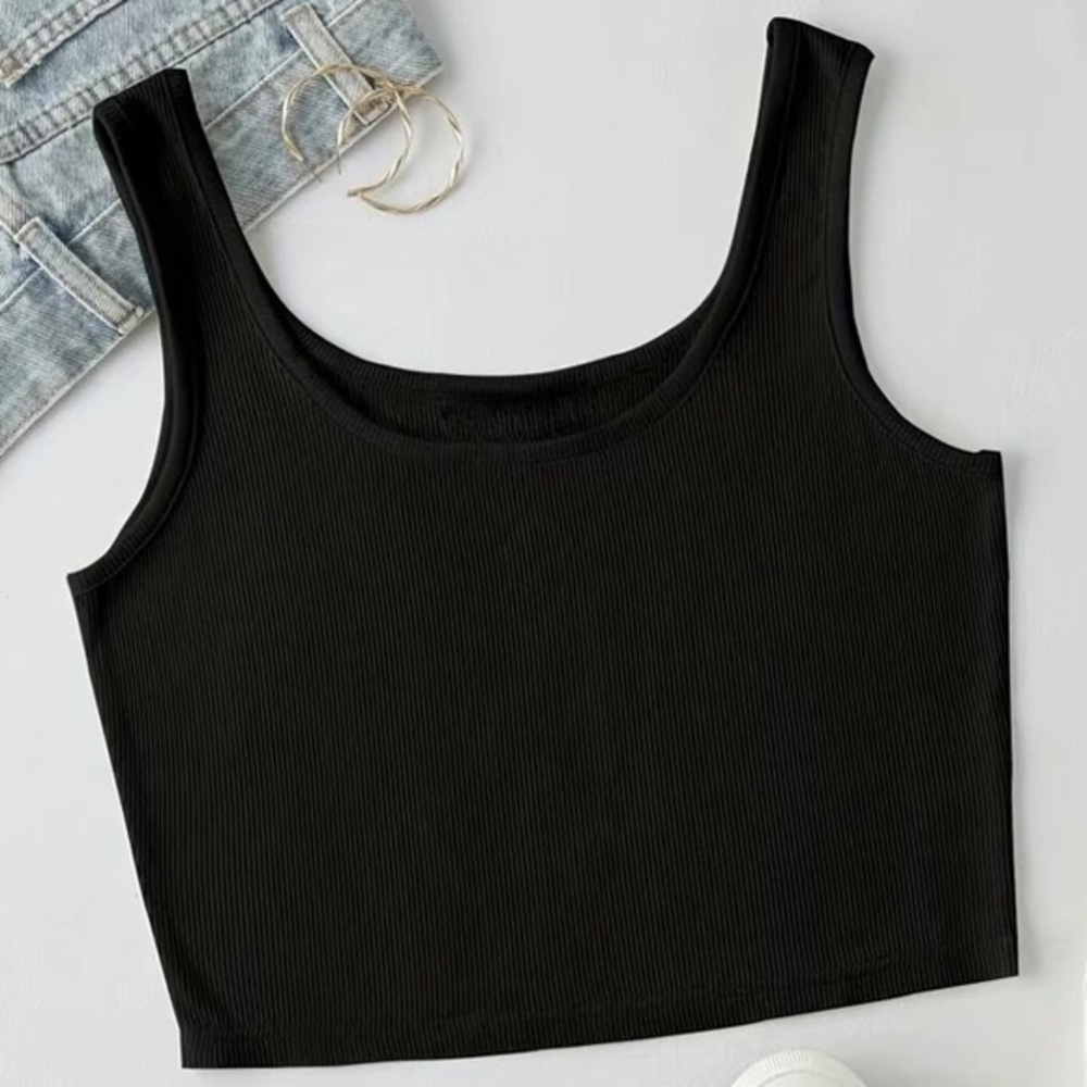 NWOT - Women’s Activewear U-Neck Rib-Knitted Crop Top (Black / Multiple Sizes)